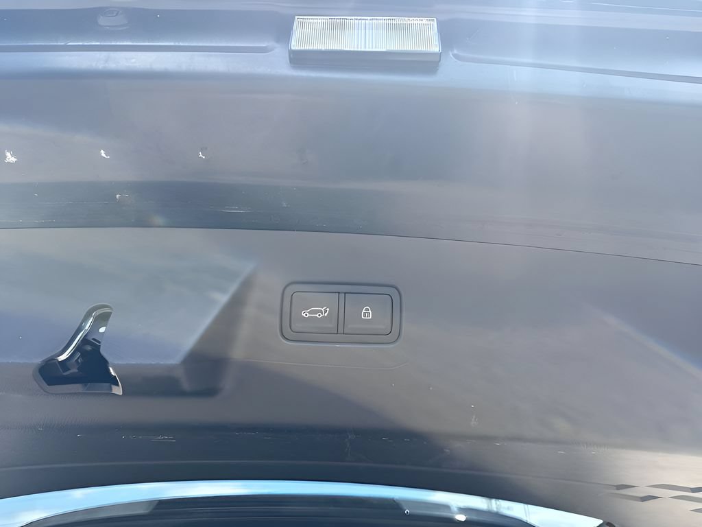 Used 2026 Hyundai Santa Fe SEL FWD image 9