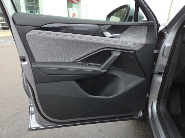 Used 2025 Volkswagen Tiguan S image 10