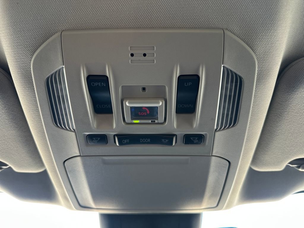 Used 2021 Toyota Highlander Limited image 27