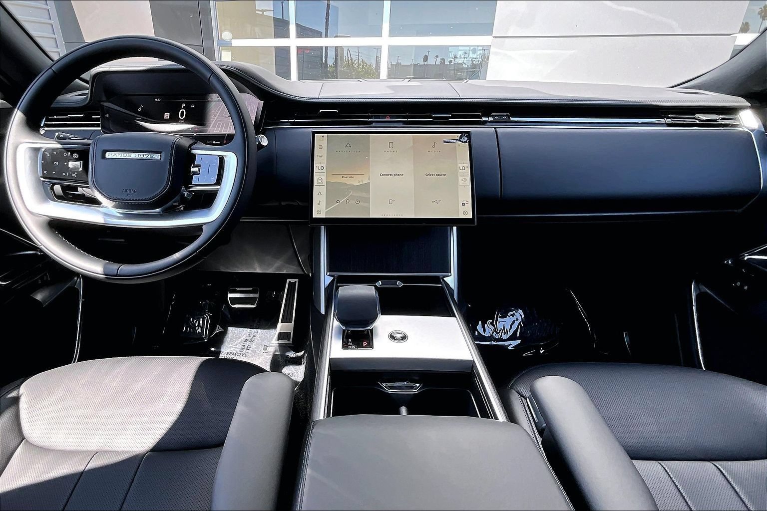 New 2026 Land Rover Range Rover Long Wheelbase SE AWD/4WD image 5