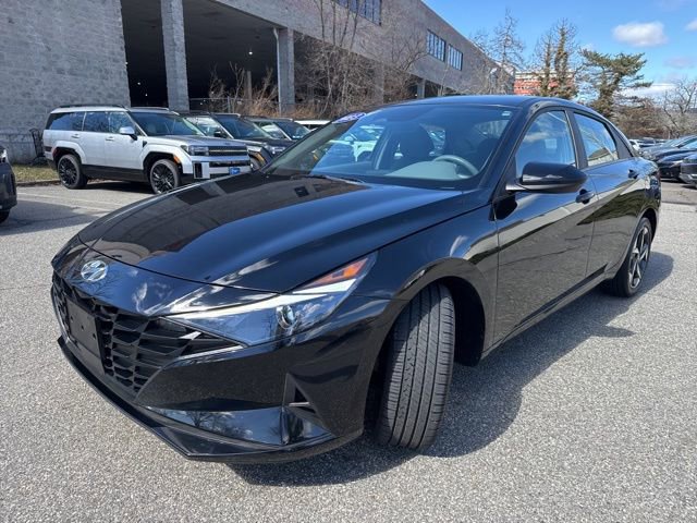 Used 2023 Hyundai Elantra SEL w/ Convenience Package image 3