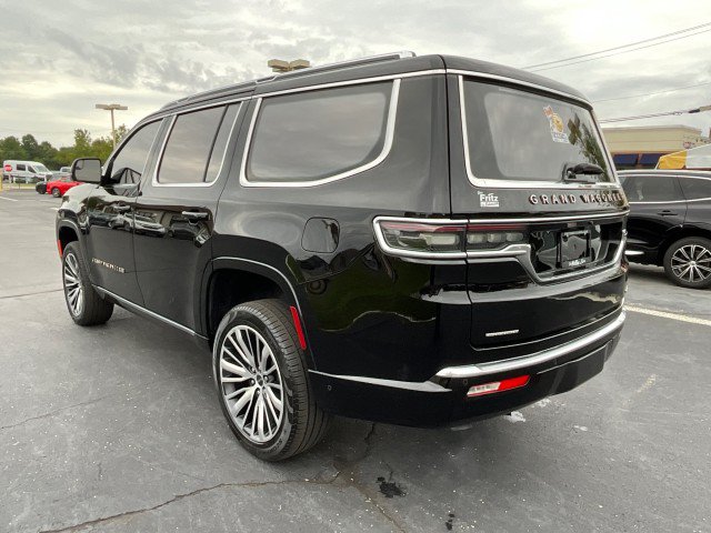 Used 2023 Jeep Grand Wagoneer Series III AWD/4WD image 5