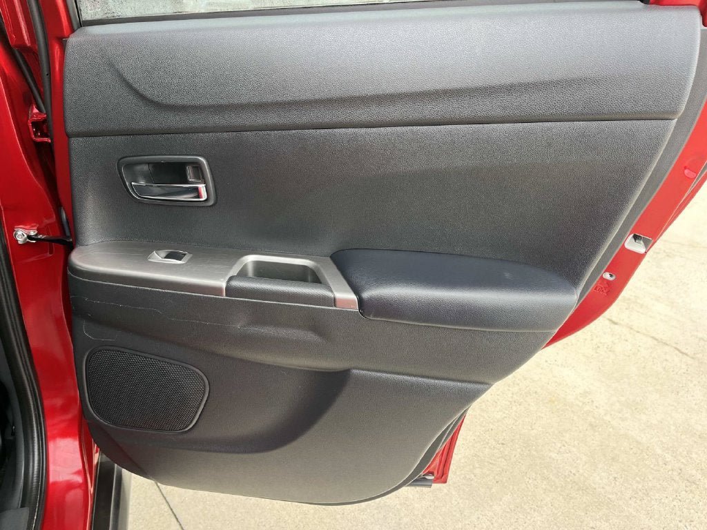 Used 2024 Mitsubishi Outlander Sport SE AWD/4WD image 21