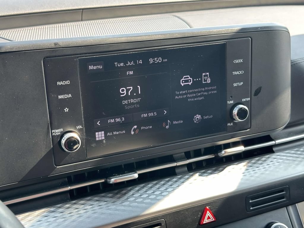 New 2024 Kia Carnival LX FWD image 23