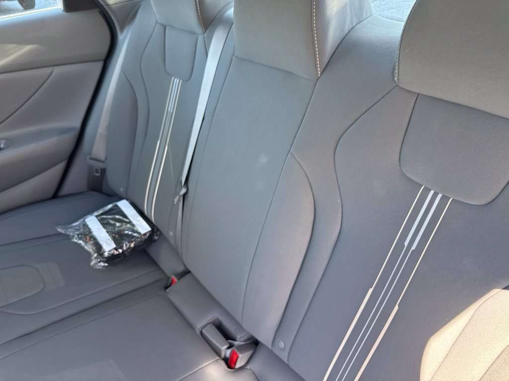 Used 2023 Hyundai Elantra SEL FWD image 45