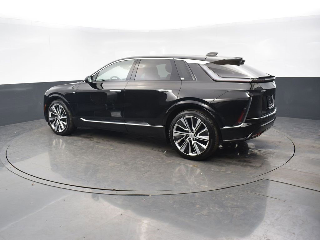 Certified 2024 Cadillac Lyriq Luxury w/ LPO, Floor Liner Package image 3