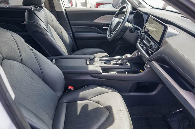 Used 2024 Toyota Grand Highlander Limited image 17