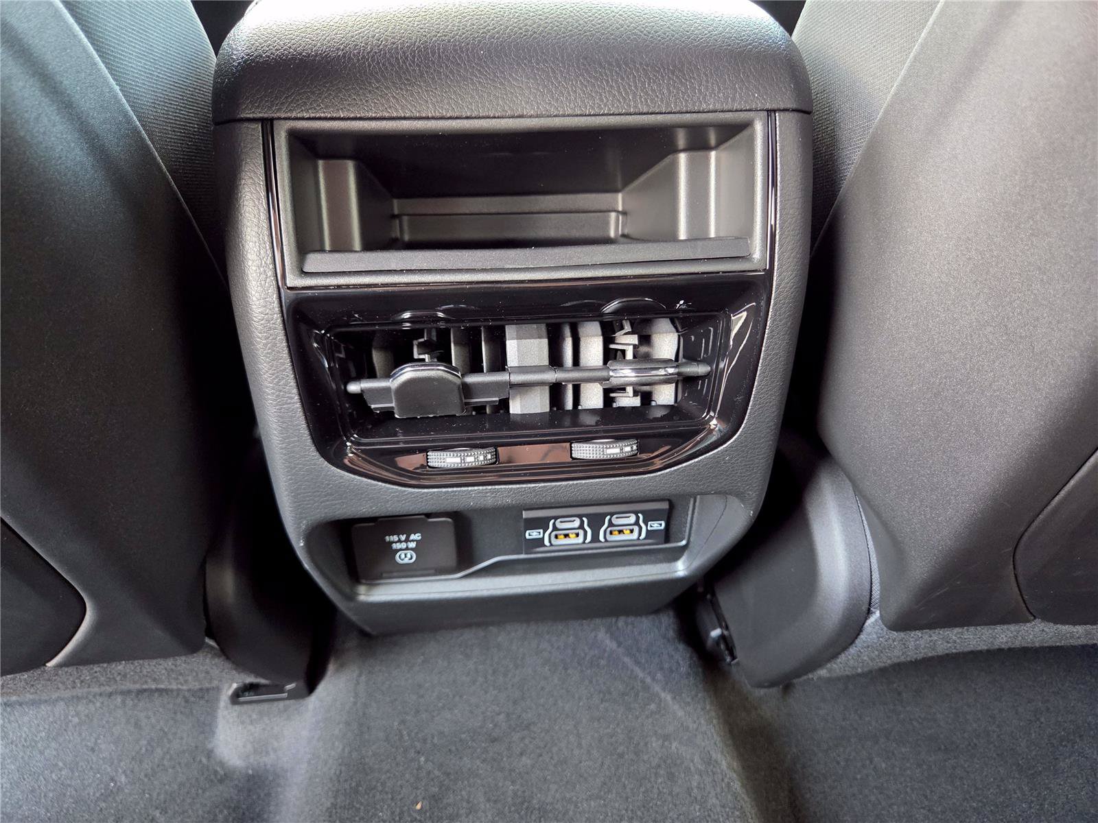 New 2025 Jeep Grand Cherokee Laredo X w/ Luxury Tech Group I RWD image 24