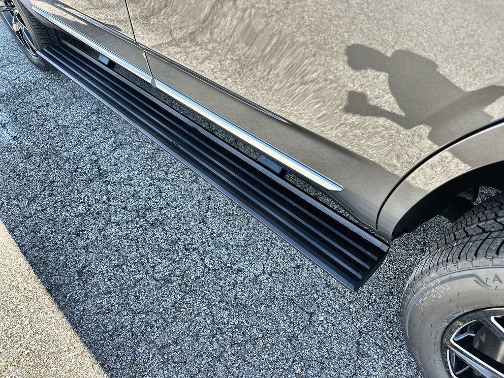 New 2026 GMC Yukon Denali w/ Denali Reserve Package image 13