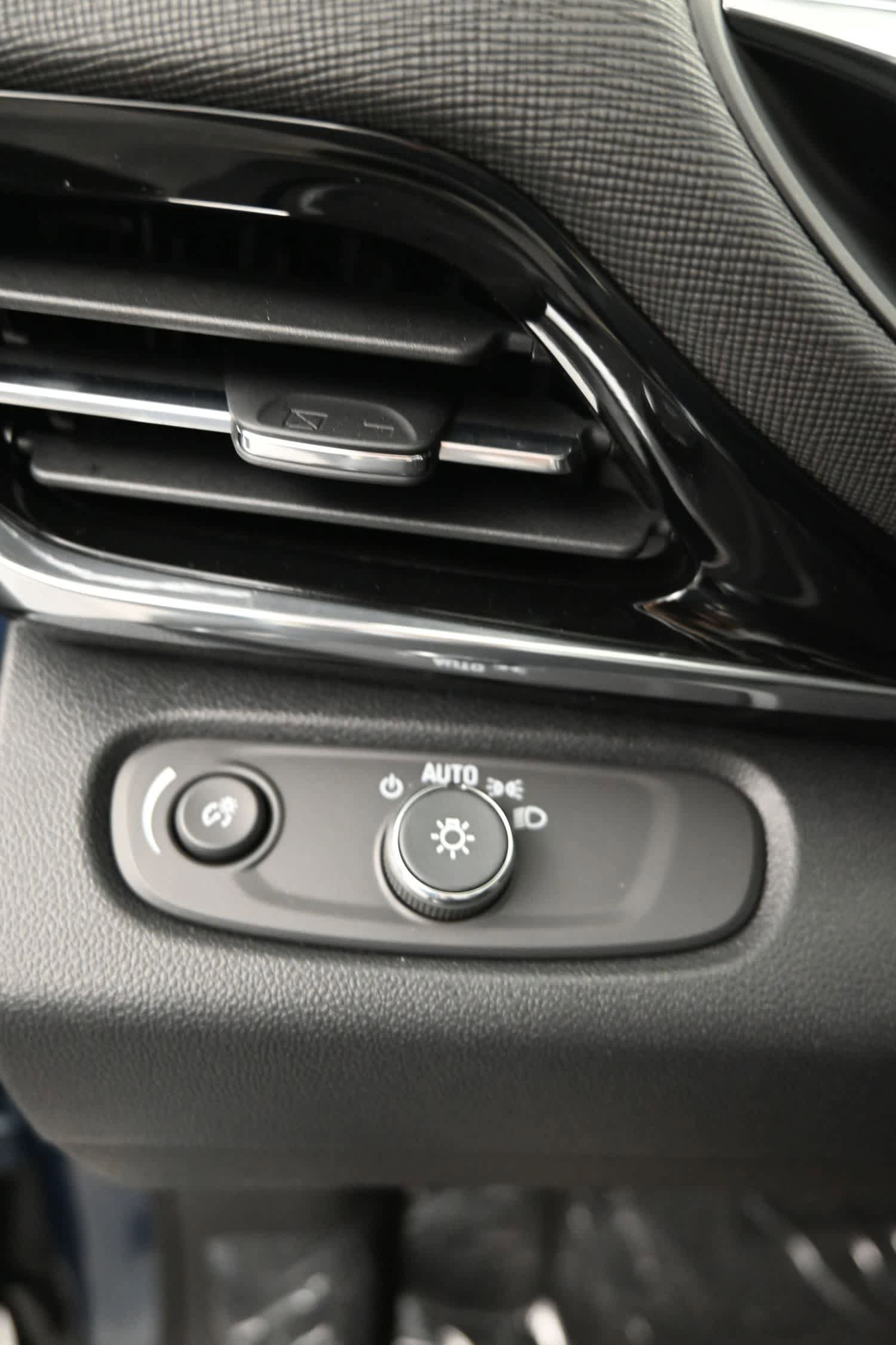 New 2026 Buick Envista Sport Touring w/ Convenience I Package FWD image 22