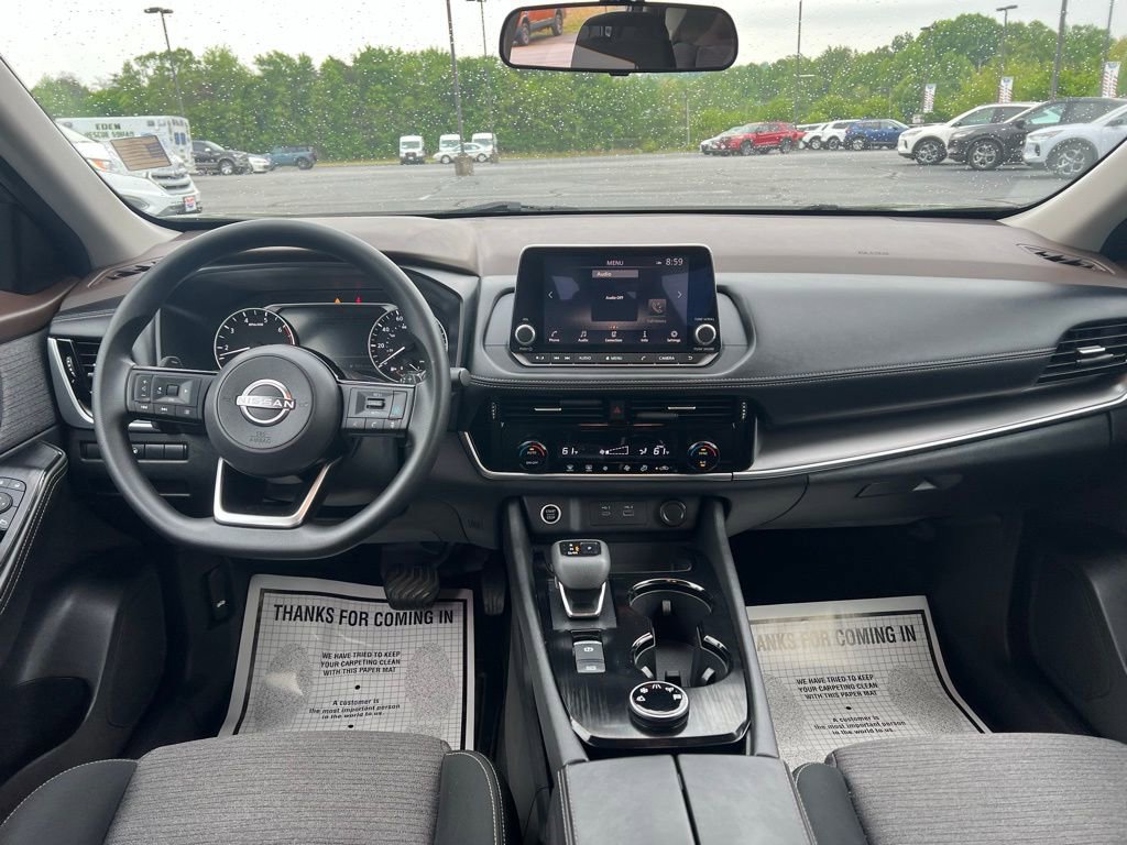 Used 2022 Nissan Rogue SV image 13