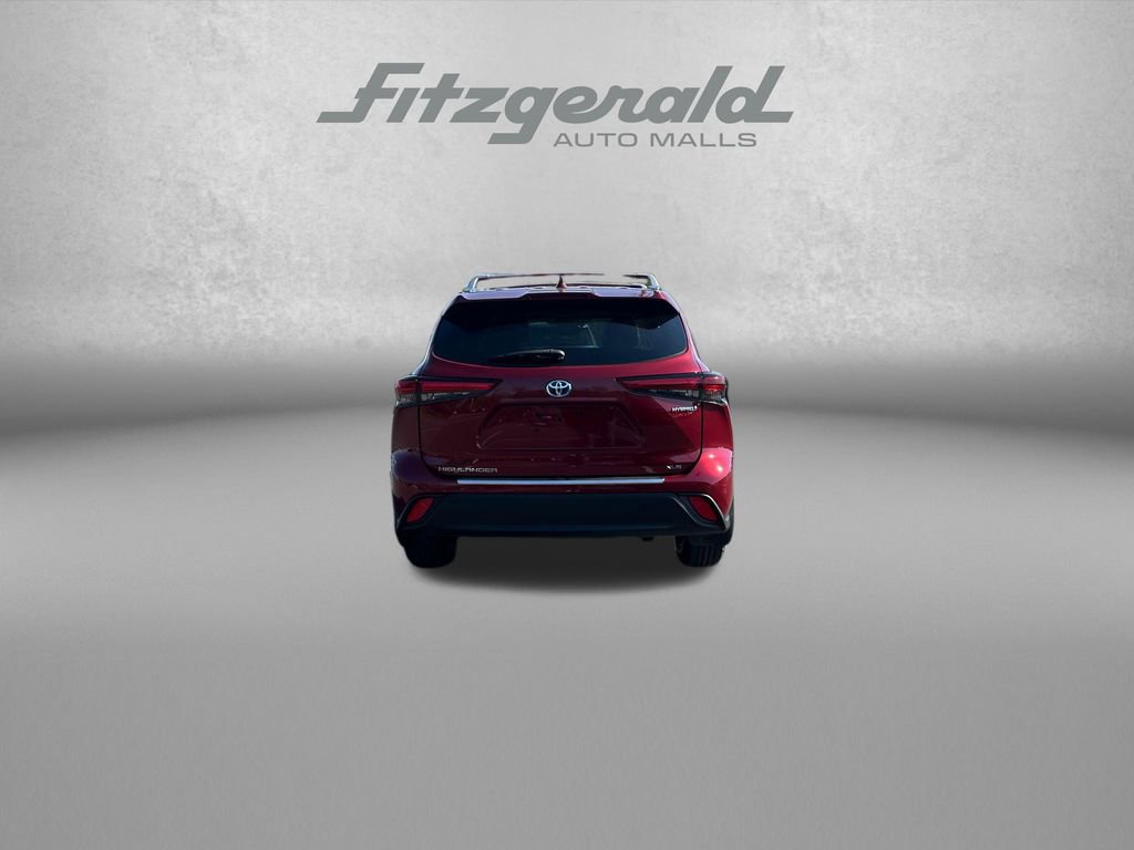 Used 2020 Toyota Highlander XLE AWD/4WD image 6