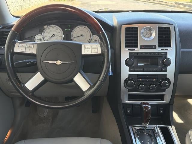 Used 2005 Chrysler 300 C RWD image 21