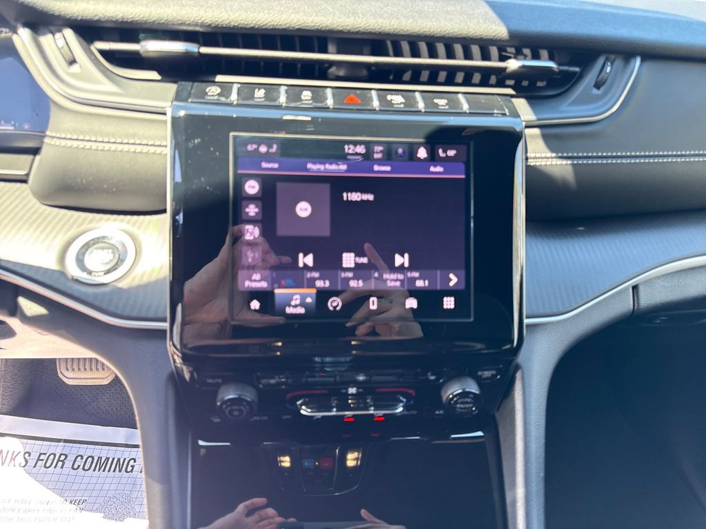 Certified 2025 Jeep Grand Cherokee L Laredo w/ Luxury Tech Group I AWD/4WD image 18