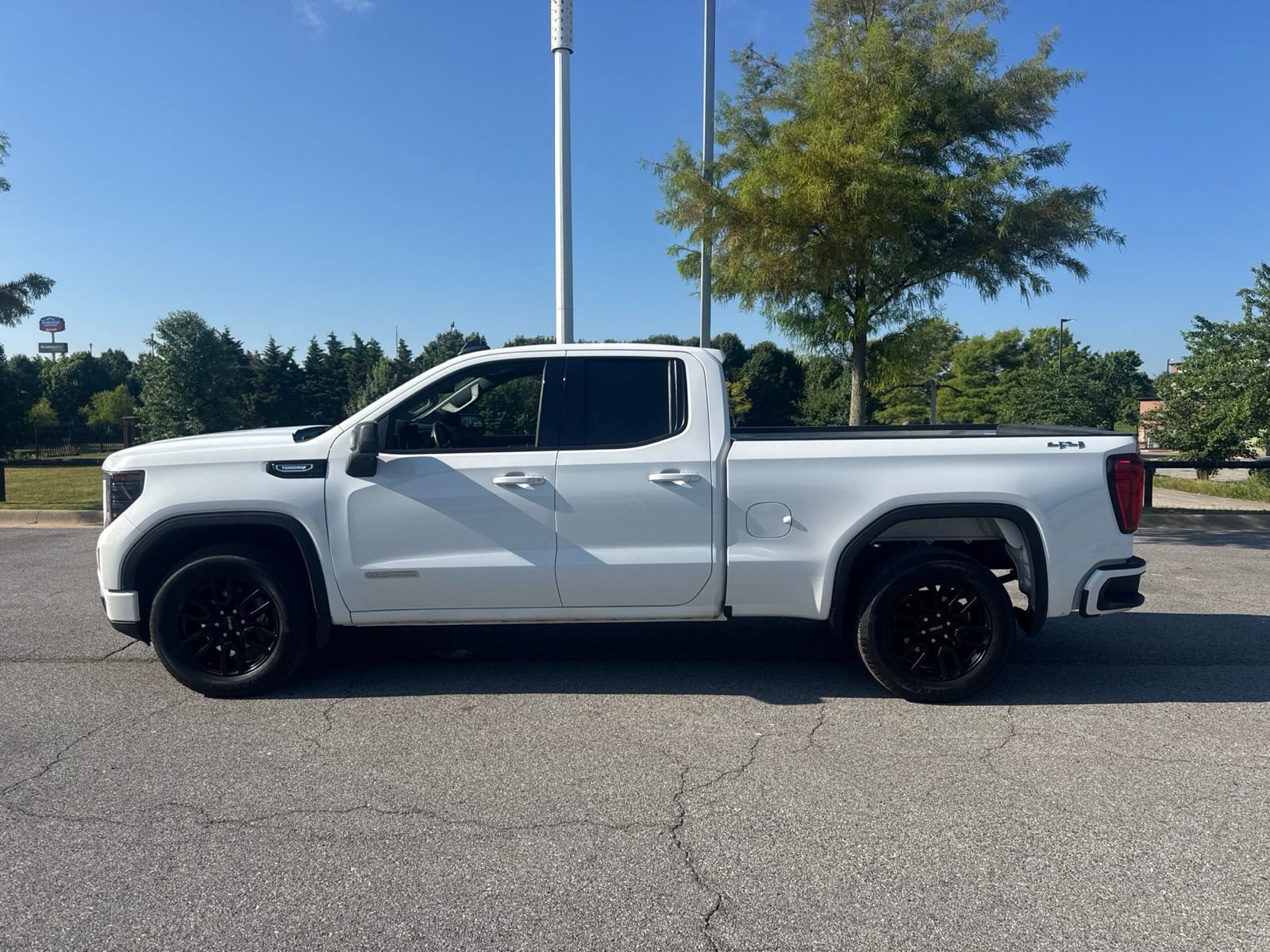 Used 2024 GMC Sierra 1500 Elevation AWD/4WD image 8