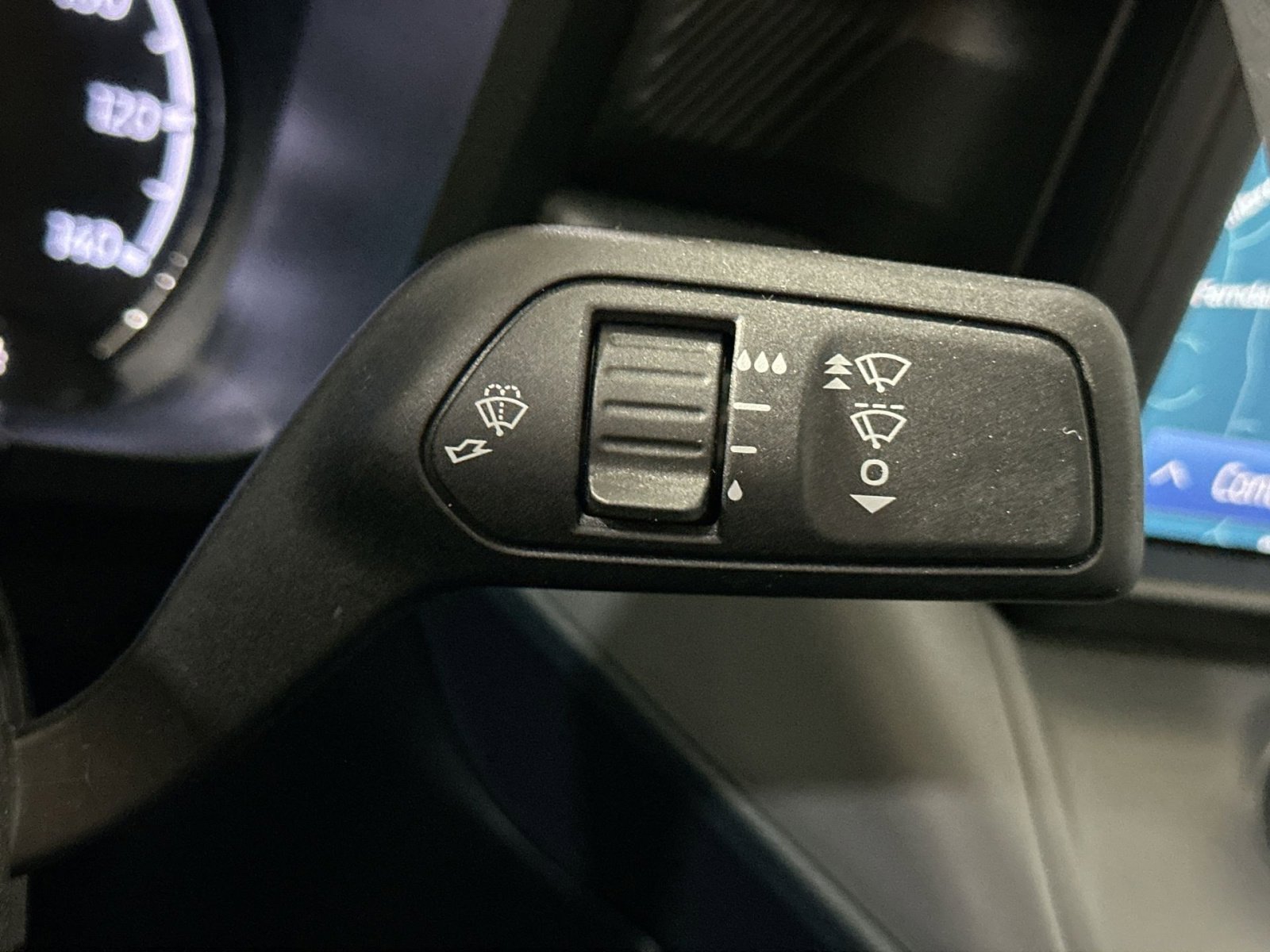 Used 2024 Ford Maverick Tremor w/ Tremor Off-Road Package image 27