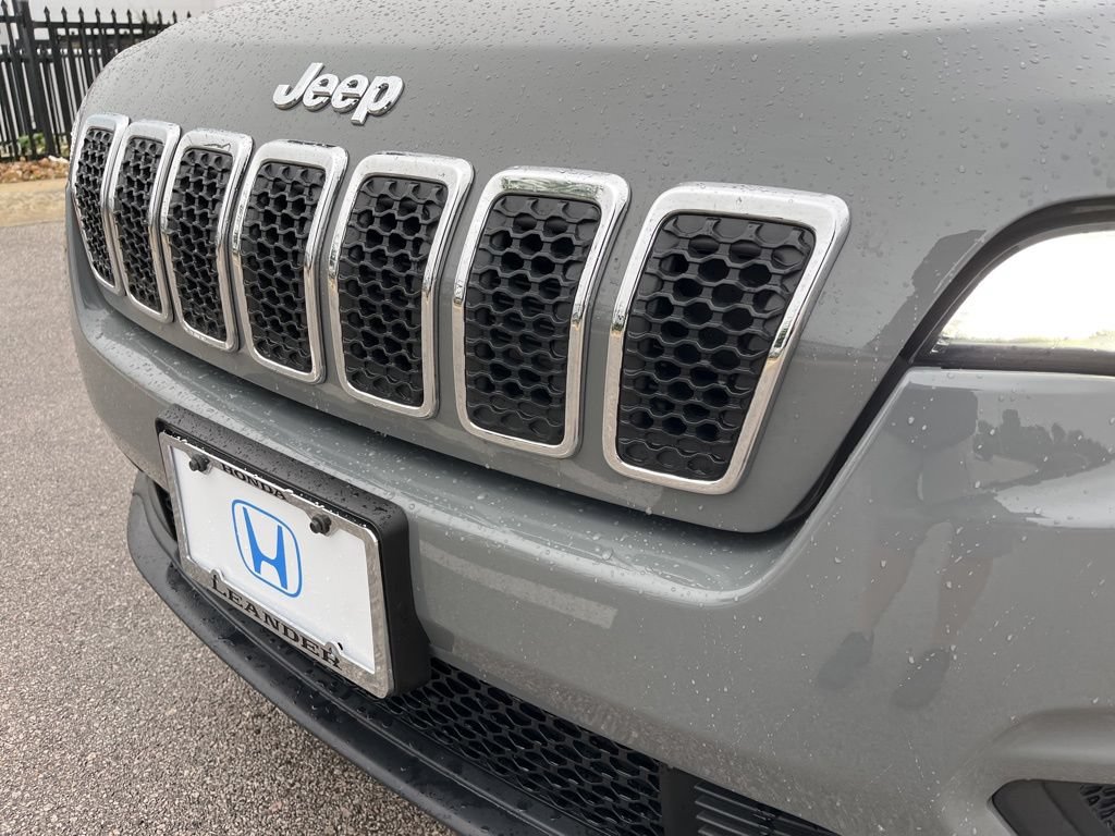 Used 2020 Jeep Cherokee Latitude Plus FWD image 16