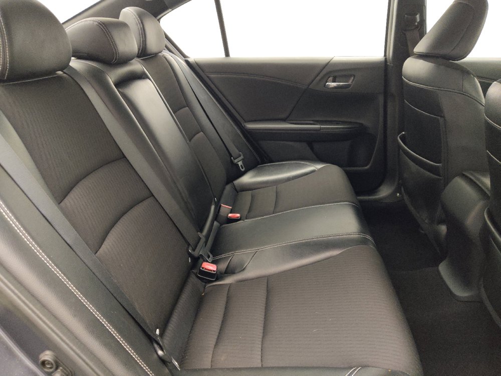 Used 2017 Honda Accord Sport image 19