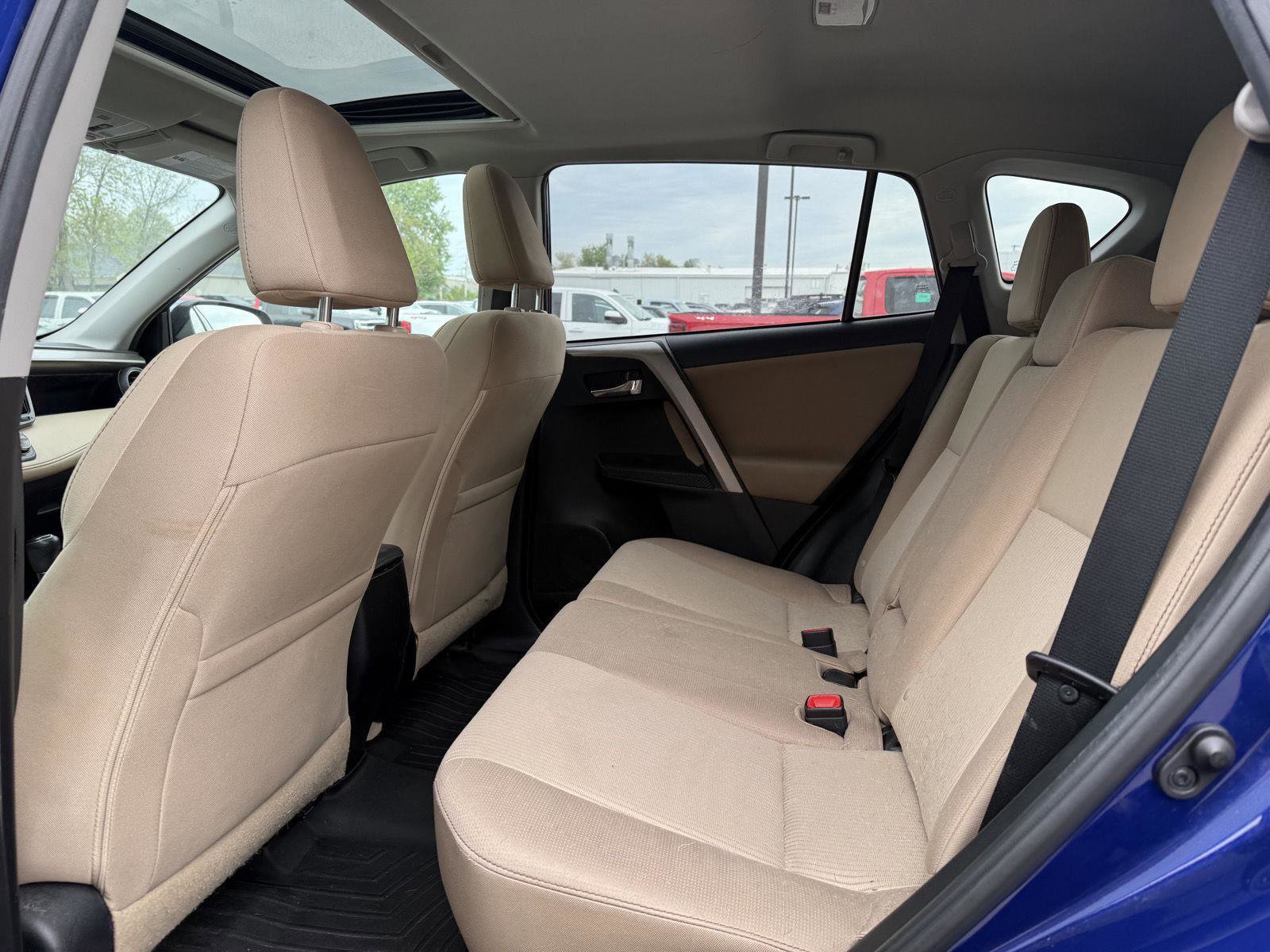 Used 2015 Toyota RAV4 XLE AWD/4WD image 10