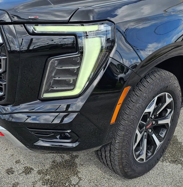 Used 2025 GMC Yukon AT4 w/ AT4 Premium Package image 14