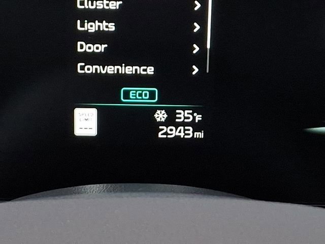 Certified 2025 Kia Niro LX image 20