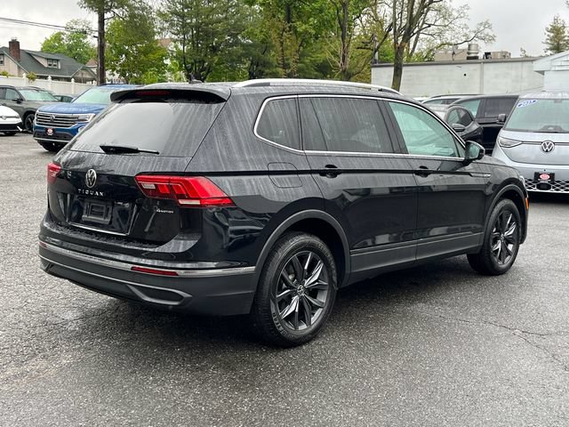 Used 2023 Volkswagen Tiguan SE AWD/4WD image 2