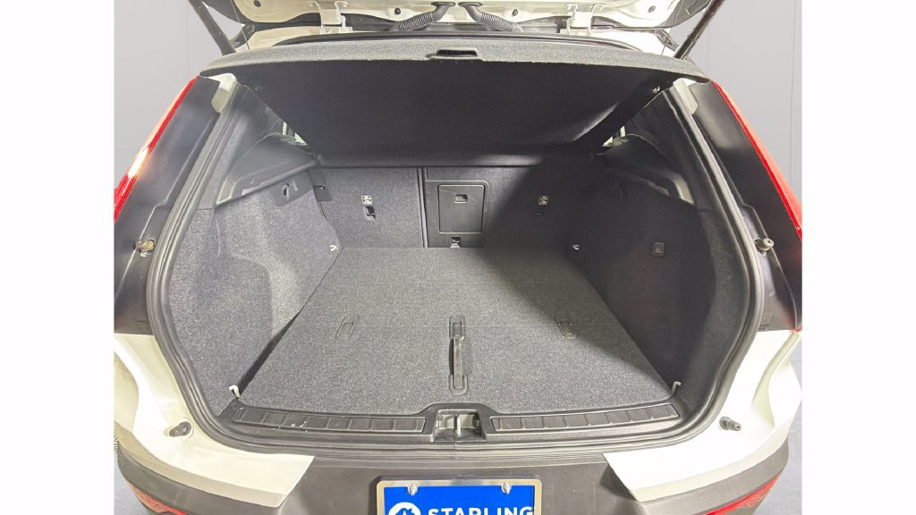 Used 2021 Volvo XC40 T4 R-Design w/ Advanced Package FWD image 28
