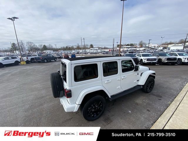 Used 2022 Jeep Wrangler Unlimited Sahara image 23
