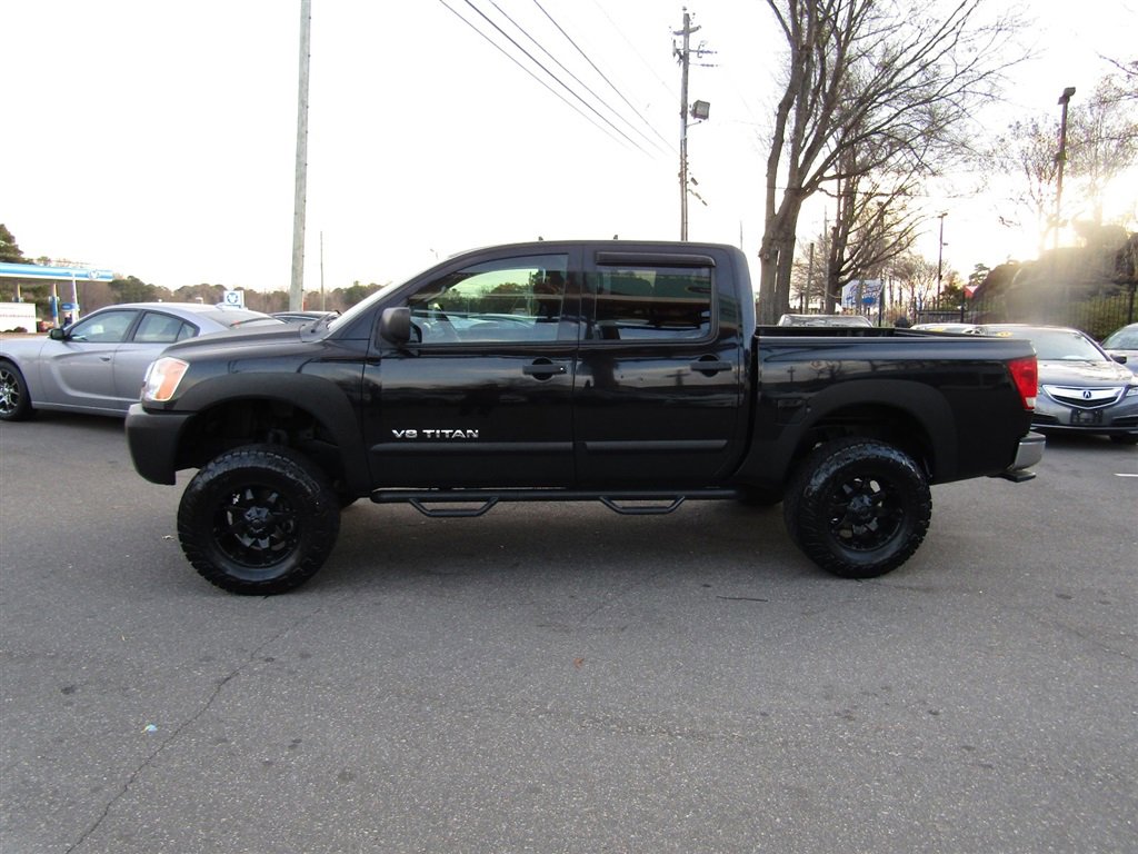 Used 2012 Nissan Titan SV w/ SV Value Truck Pkg image 4