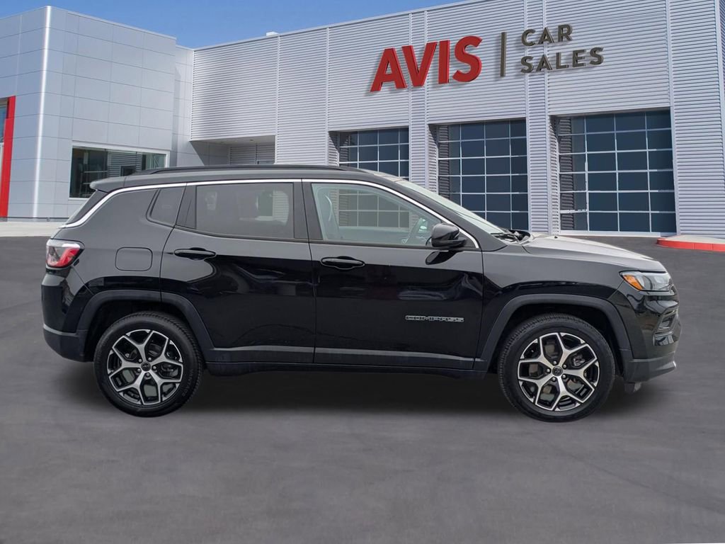 Used 2025 Jeep Compass Limited AWD/4WD image 7