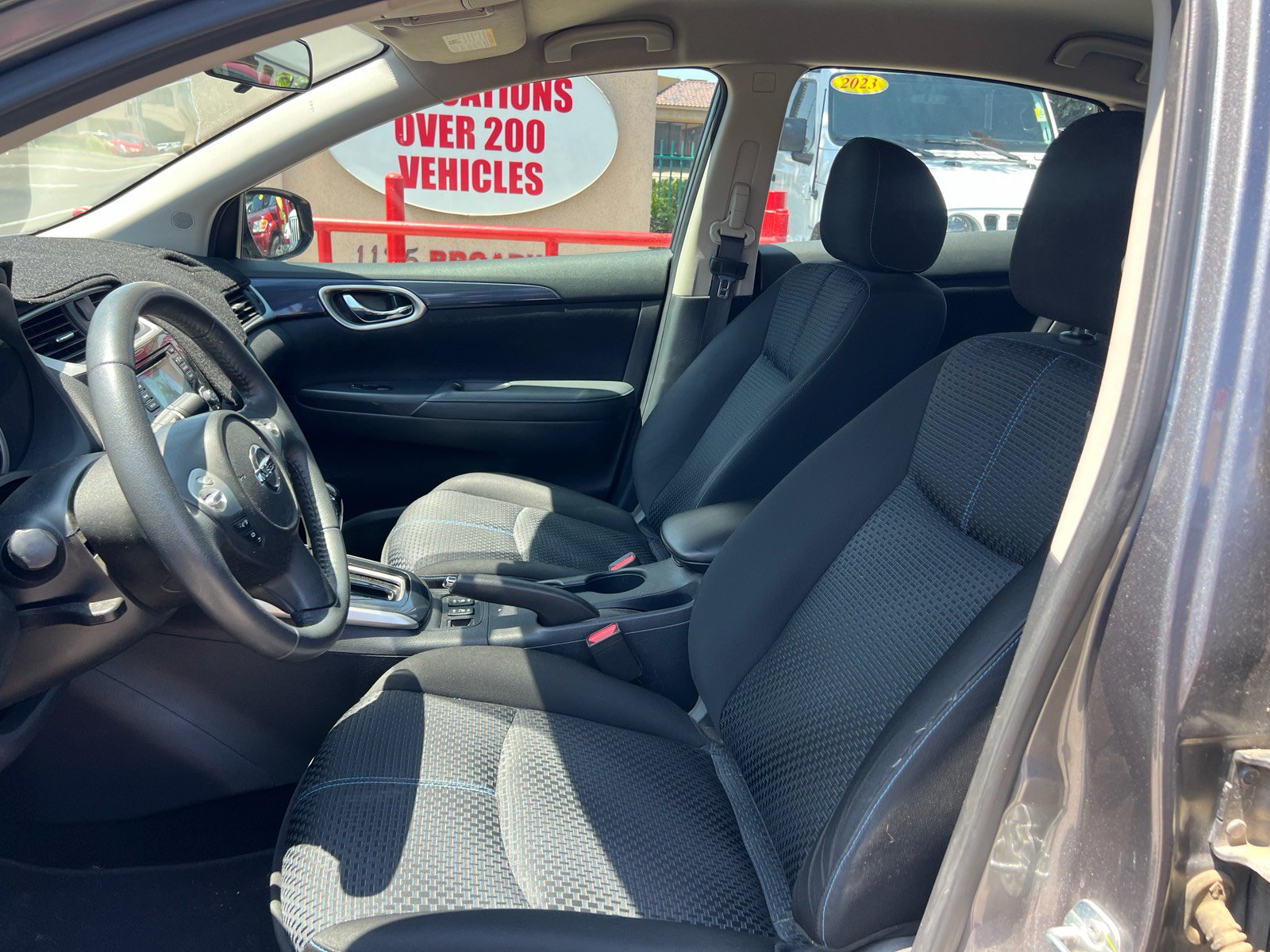 Used 2017 Nissan Sentra SR w/ SR Midnight Edition FWD image 11
