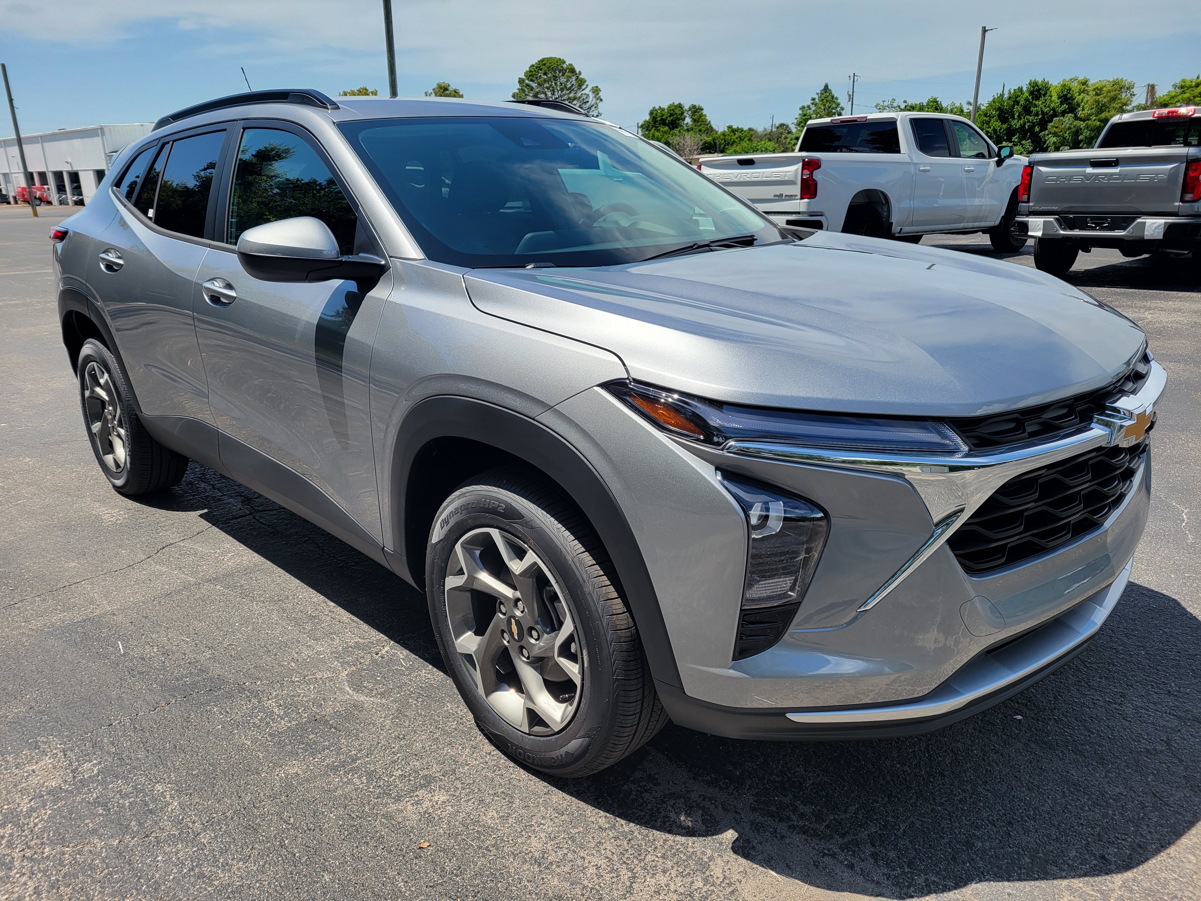 New 2026 Chevrolet Trax LT w/ Driver Confidence Package FWD image 3