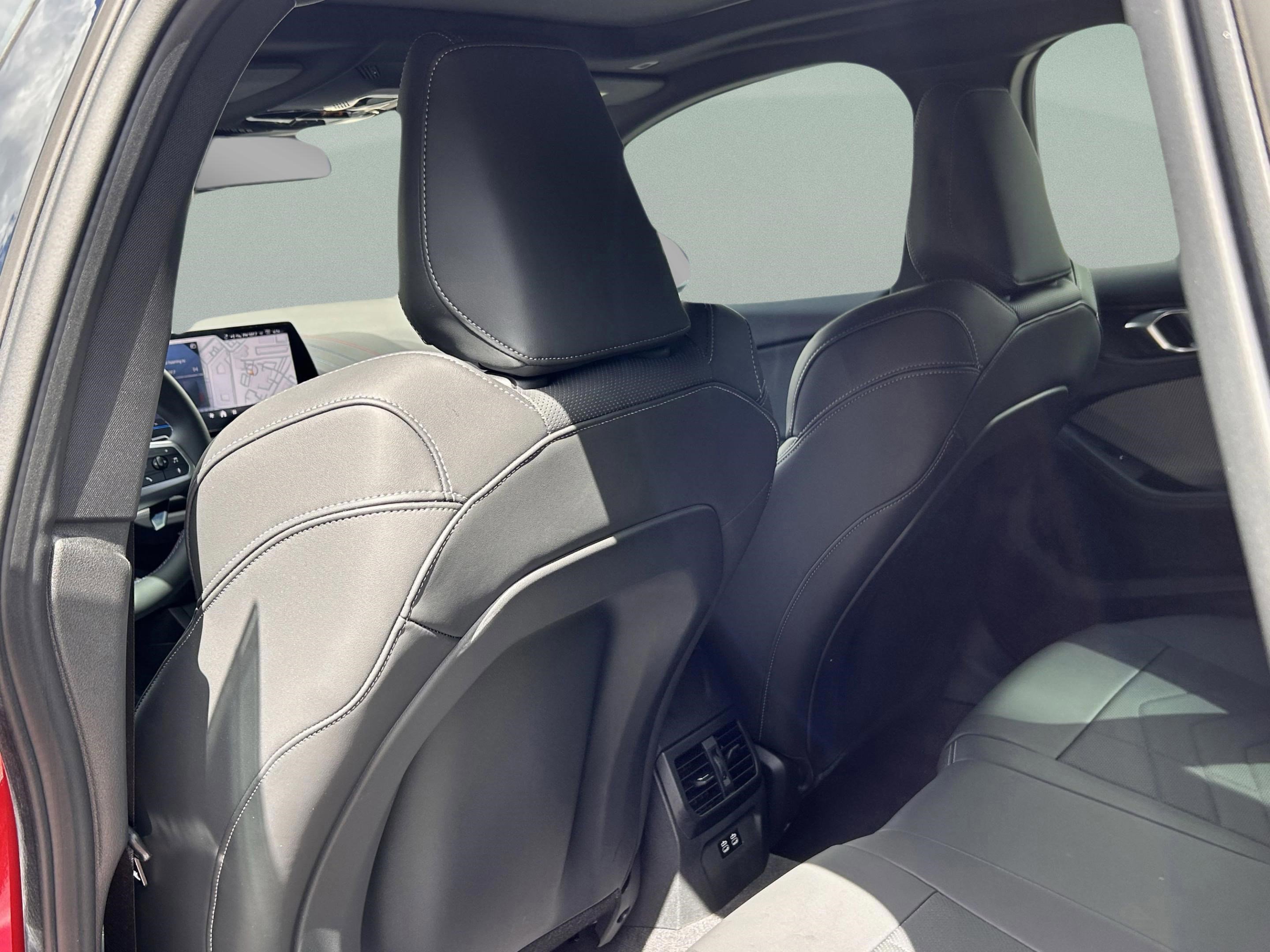 Used 2025 BMW M235i xDrive w/ Premium Package image 34