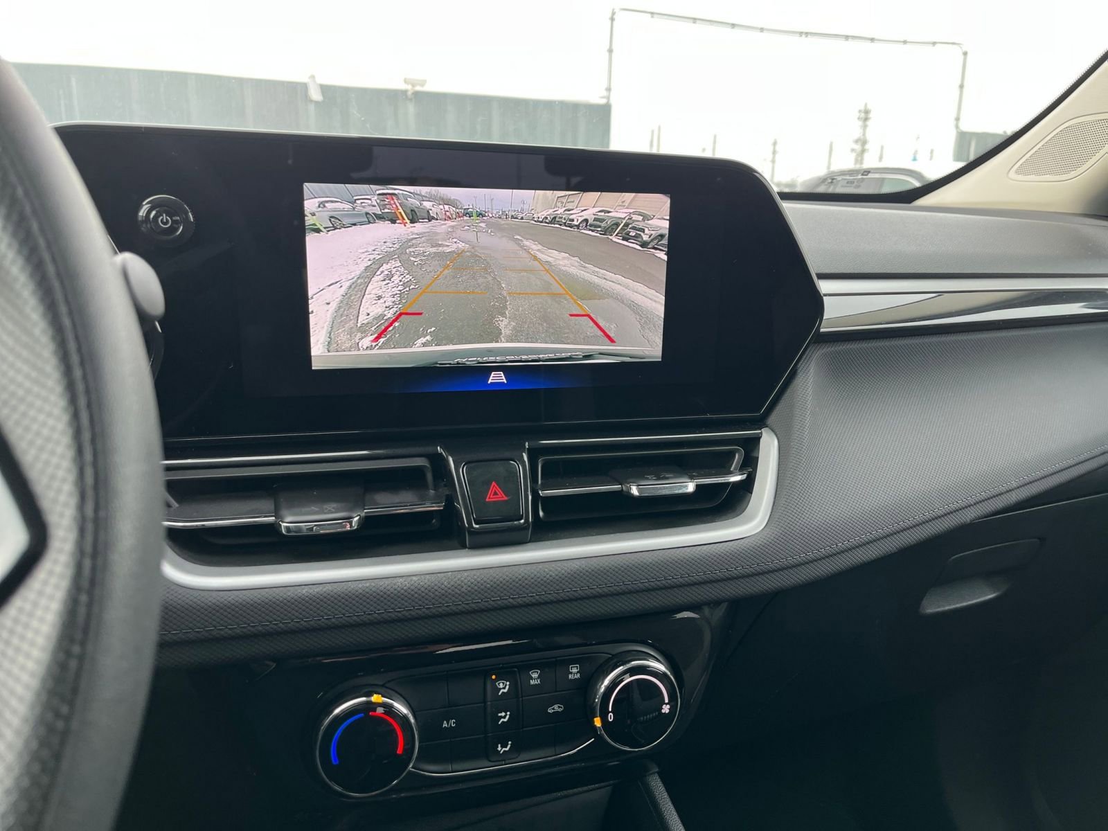 Used 2025 Chevrolet TrailBlazer LT image 21