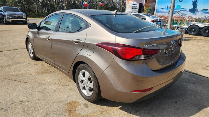 Used 2014 Hyundai Elantra SE image 3