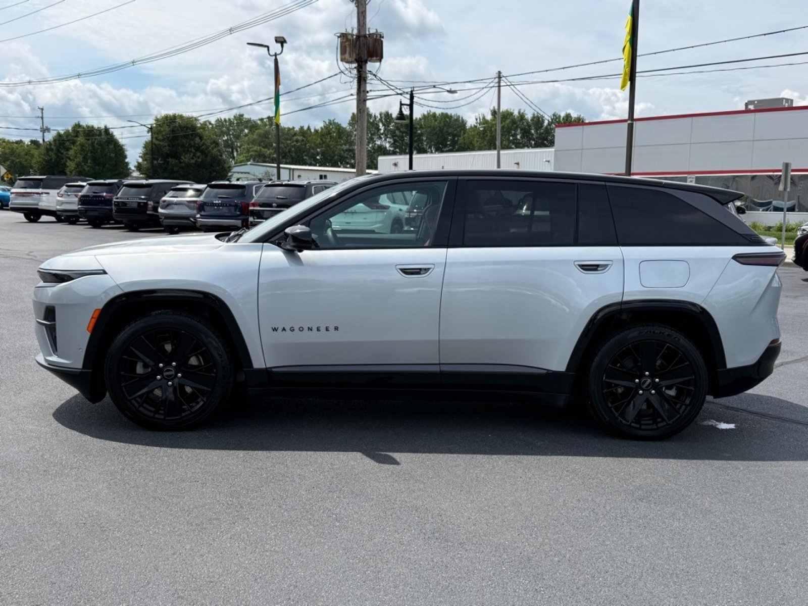 Used 2024 Jeep Wagoneer Launch Edition AWD/4WD image 5