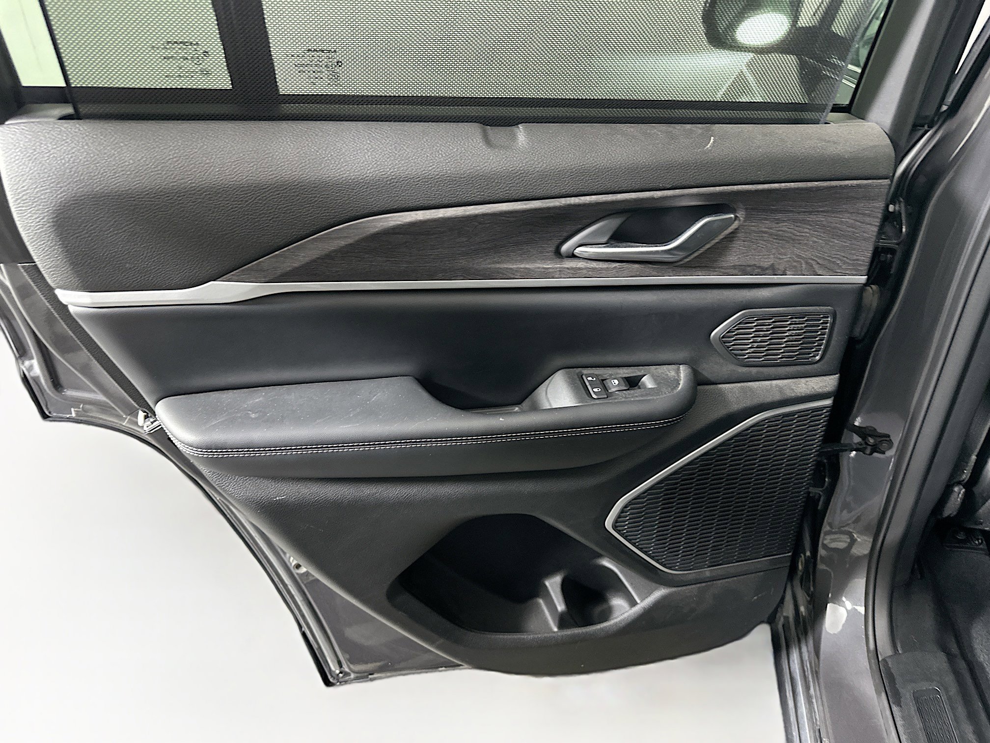 Used 2022 Jeep Grand Cherokee Limited 4xe w/ Luxury Tech Group II image 27