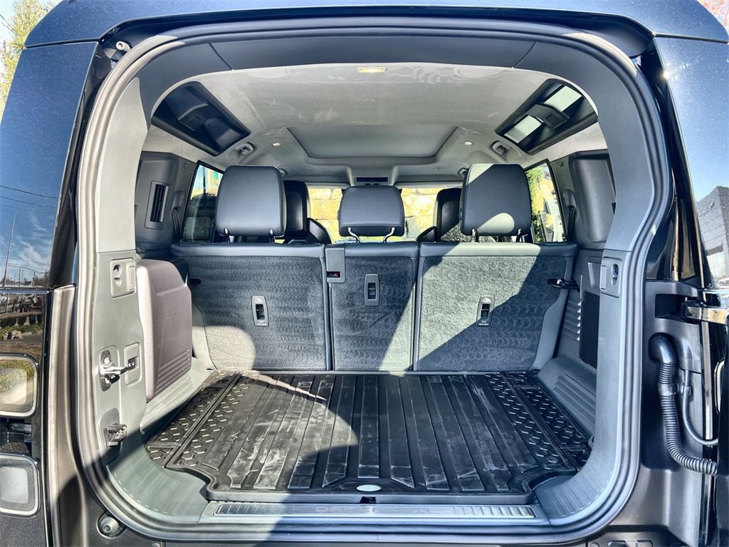 New 2026 Land Rover Defender 110 image 18