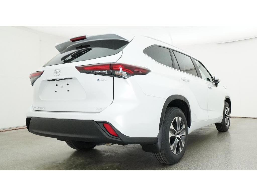 New 2026 Toyota Highlander XLE image 24