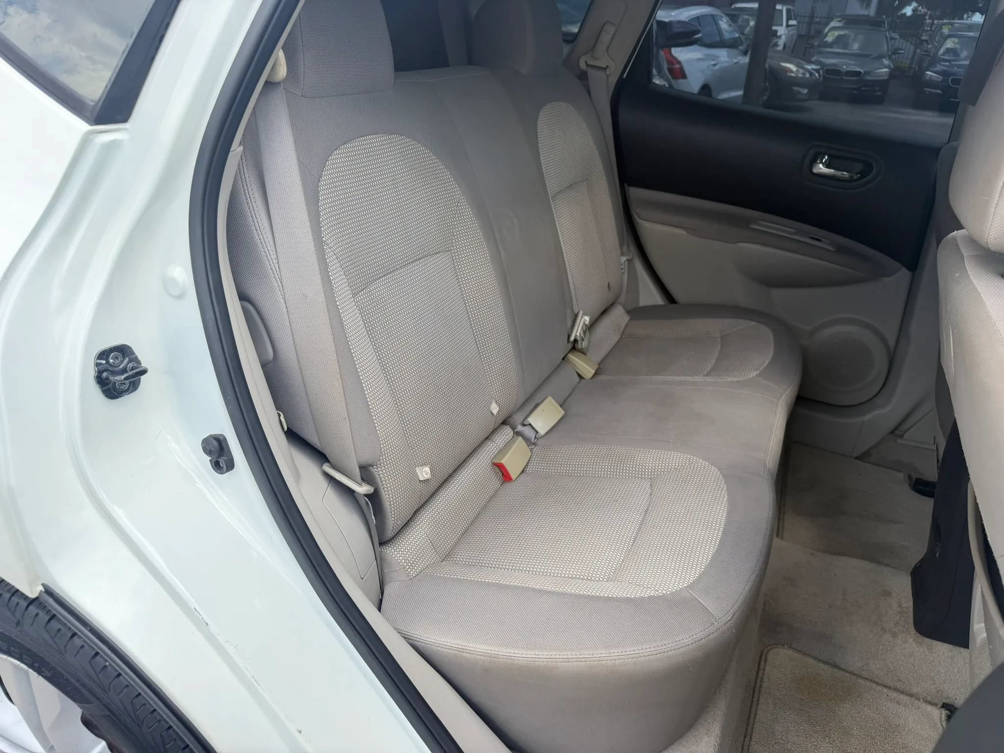 Used 2012 Nissan Rogue SV w/ Premium Pkg FWD image 13