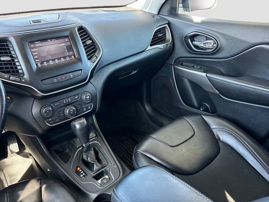 Used 2021 Jeep Cherokee Latitude Plus w/ Sun & Sound Group image 22