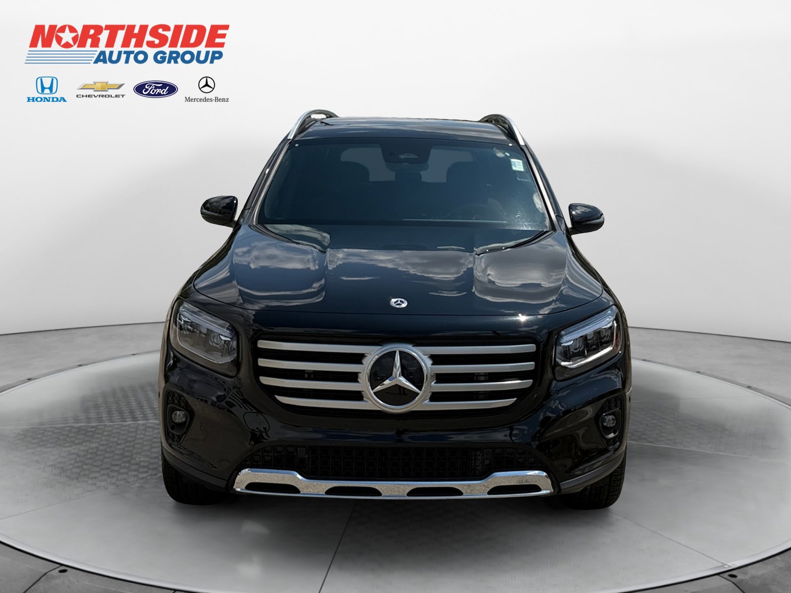 Used 2025 Mercedes-Benz GLB 250 image 2