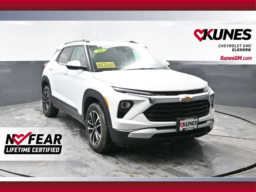 Used 2025 Chevrolet TrailBlazer LT w/ Driver Confidence Package image 1
