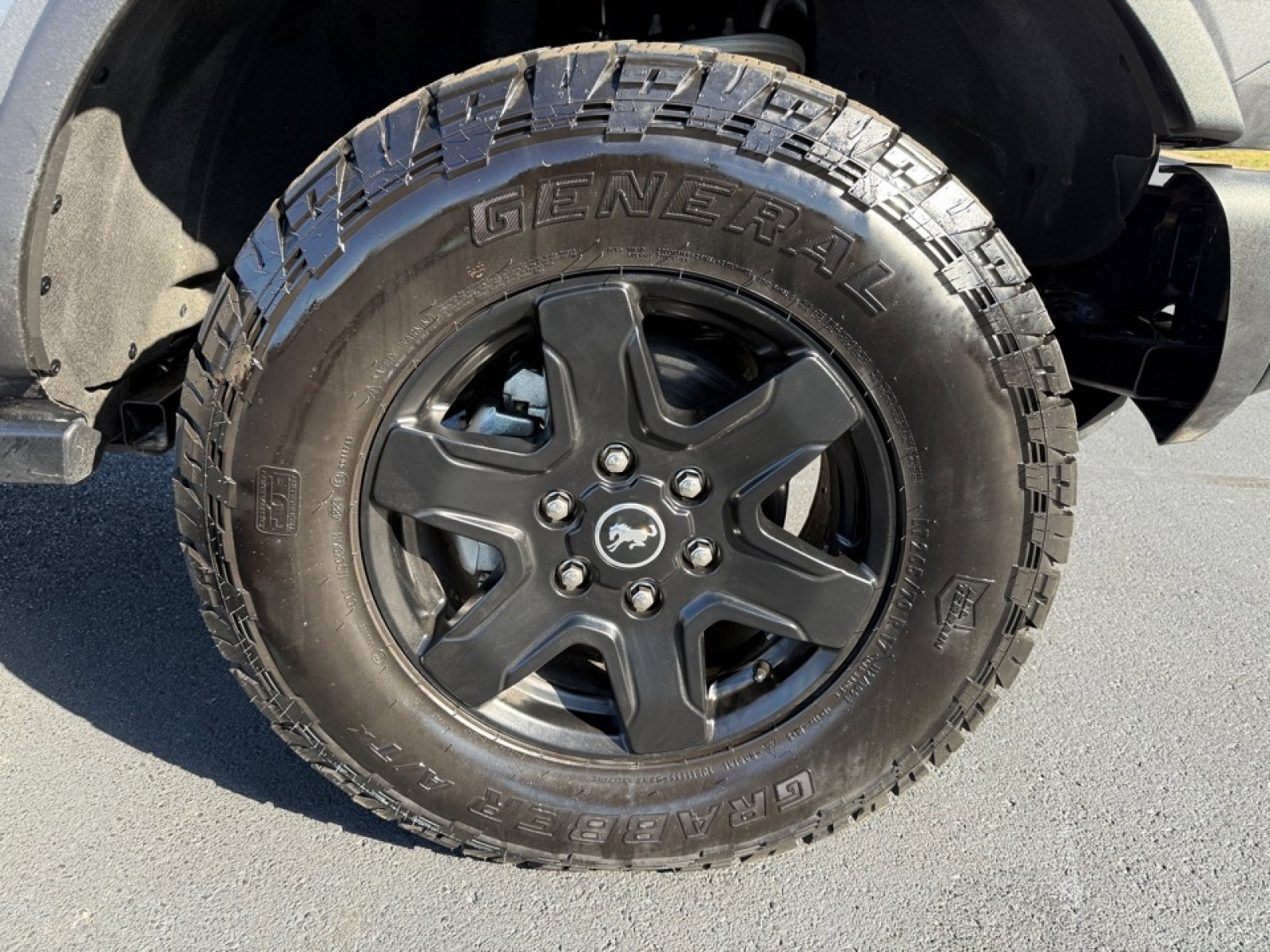 Used 2024 Ford Bronco Black Diamond image 39