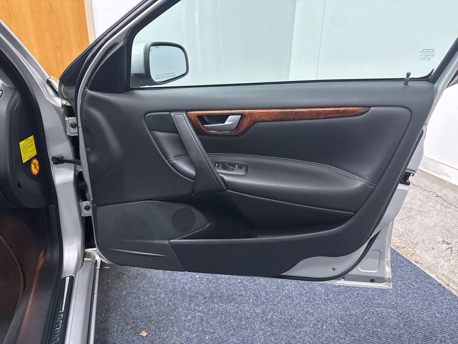 Used 2005 Volvo S60 2.5T AWD/4WD image 21