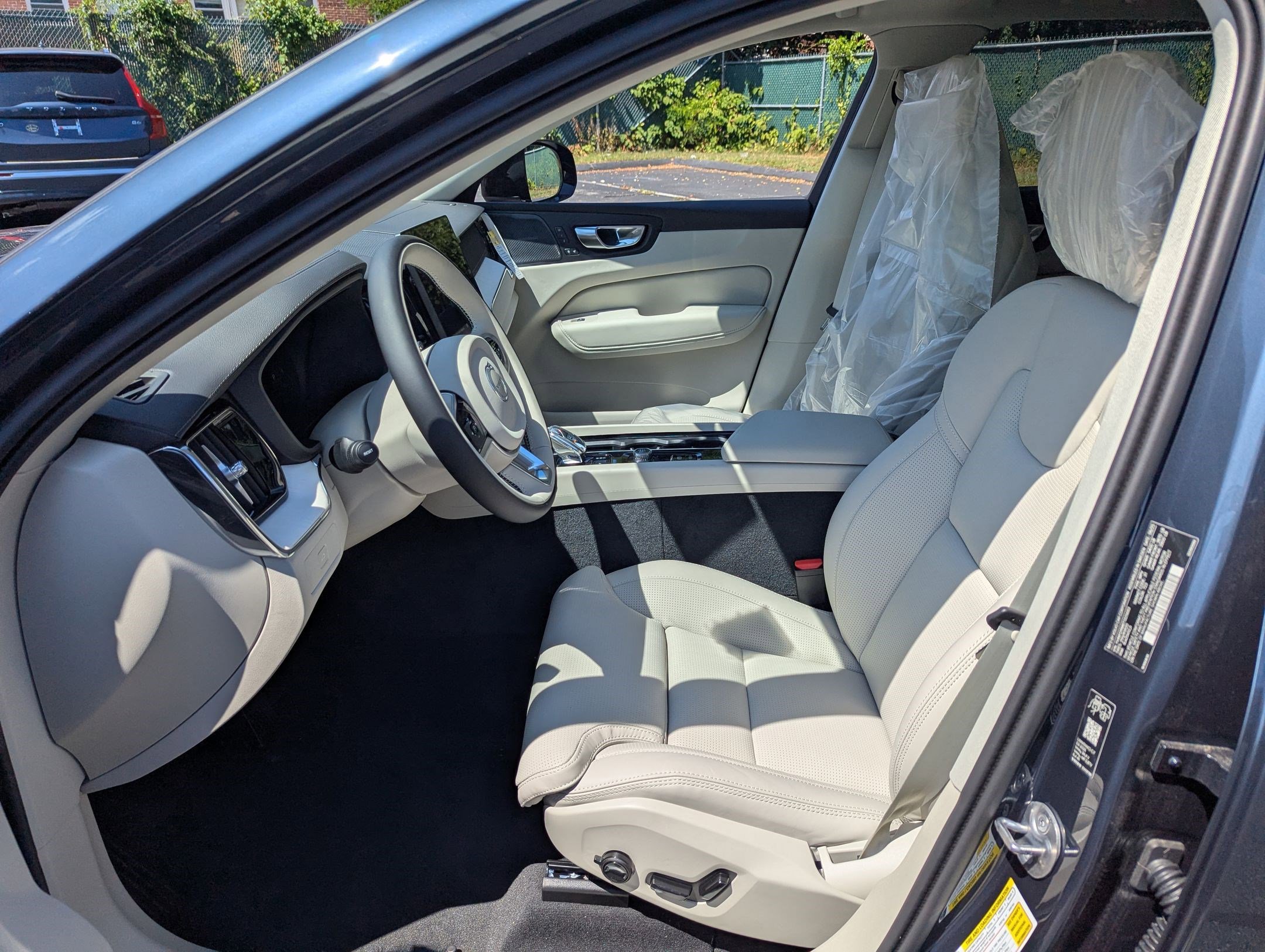 New 2026 Volvo XC60 B5 Ultra w/ Protection Package Premier image 8