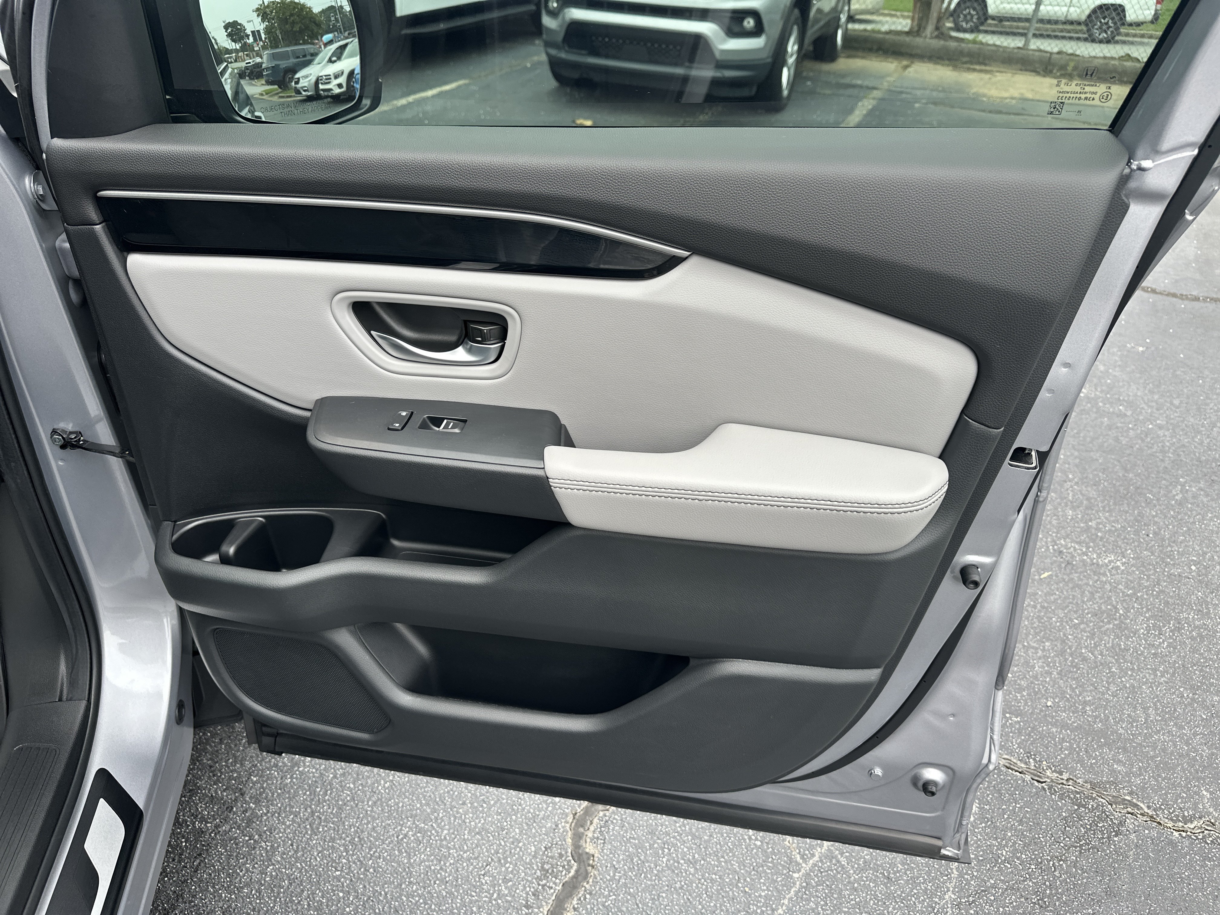 Used 2025 Honda Pilot Touring image 16