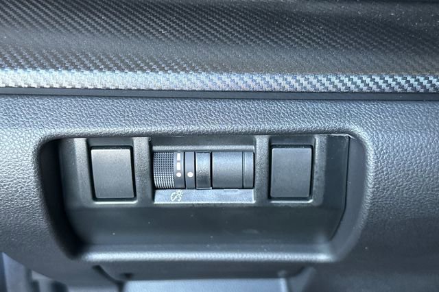 Used 2025 Subaru Crosstrek 2.5i Limited w/ Crosstrek Mirror Package image 29