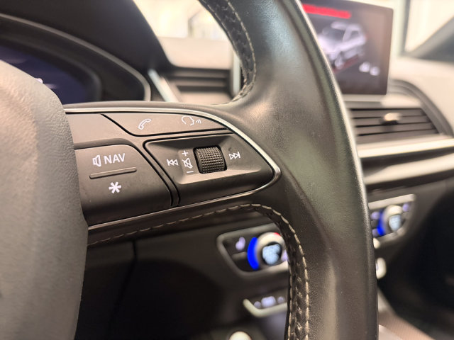 Used 2018 Audi SQ5 Premium Plus w/ S Sport Package AWD/4WD image 20
