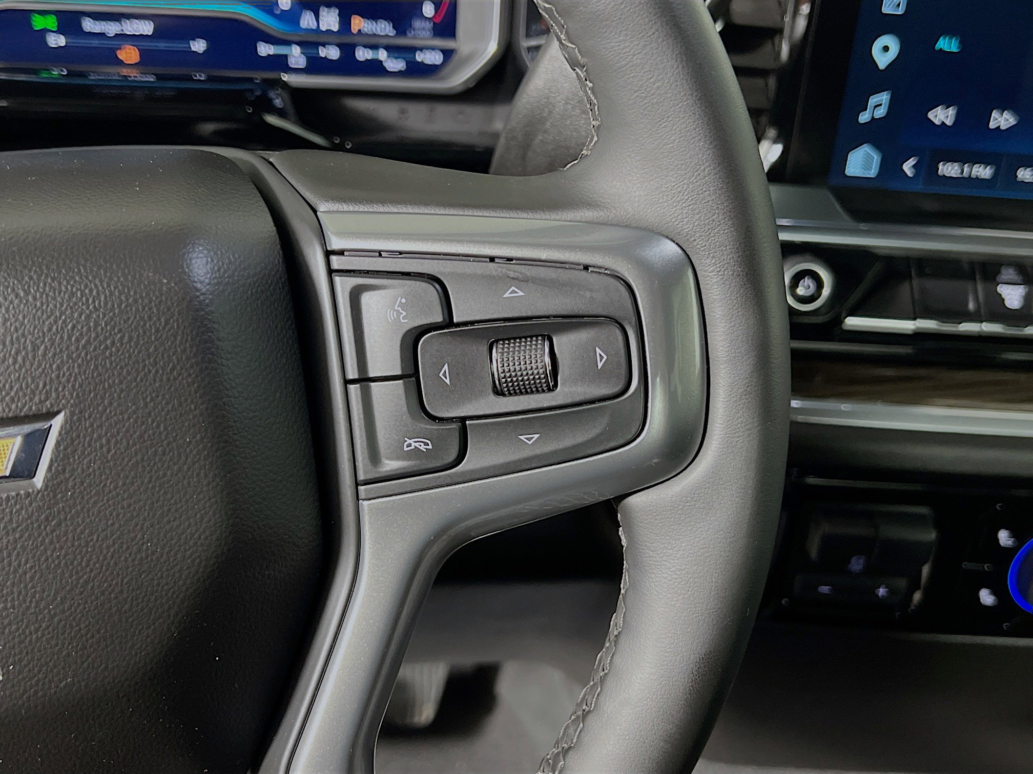 Used 2025 Chevrolet Silverado 2500 LT w/ Convenience Package image 19